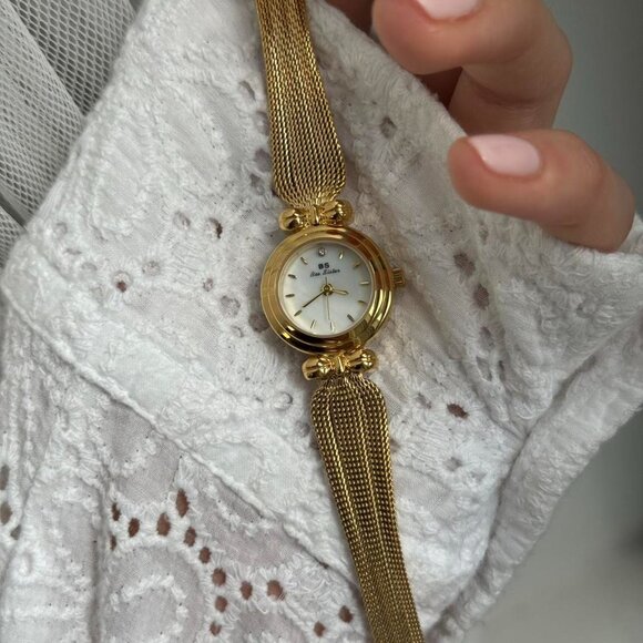 SKU0410 Gold White dial Women Fashion Round Watch stainless steel + gift bag - Picture 3 of 8